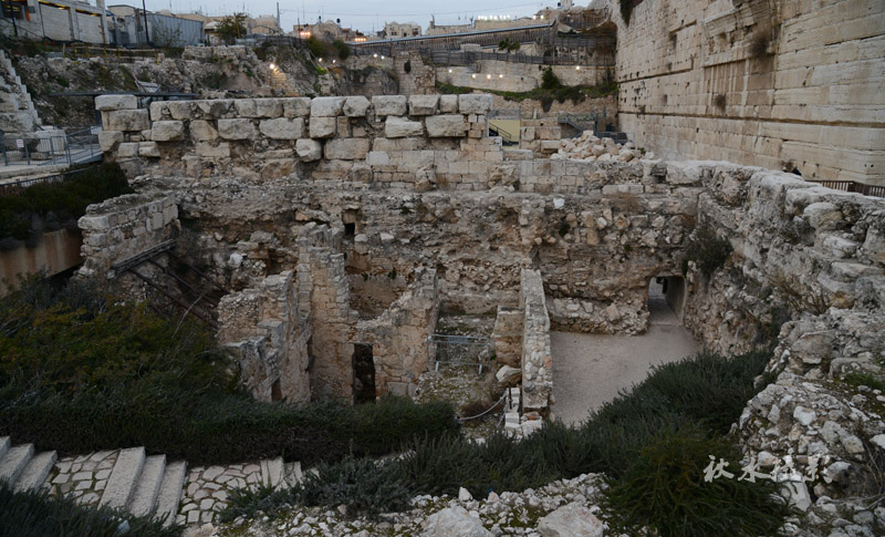 大卫城脚下被挖掘出几千年前的民宅